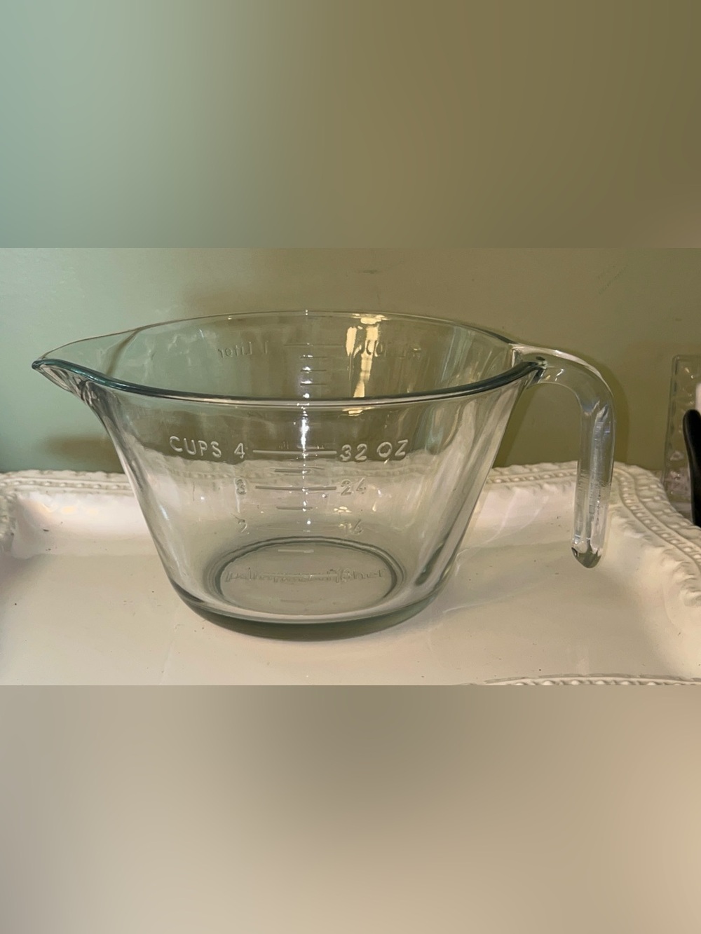 Pampered Chef 4-Cup Glass Measuring Cup No Lid